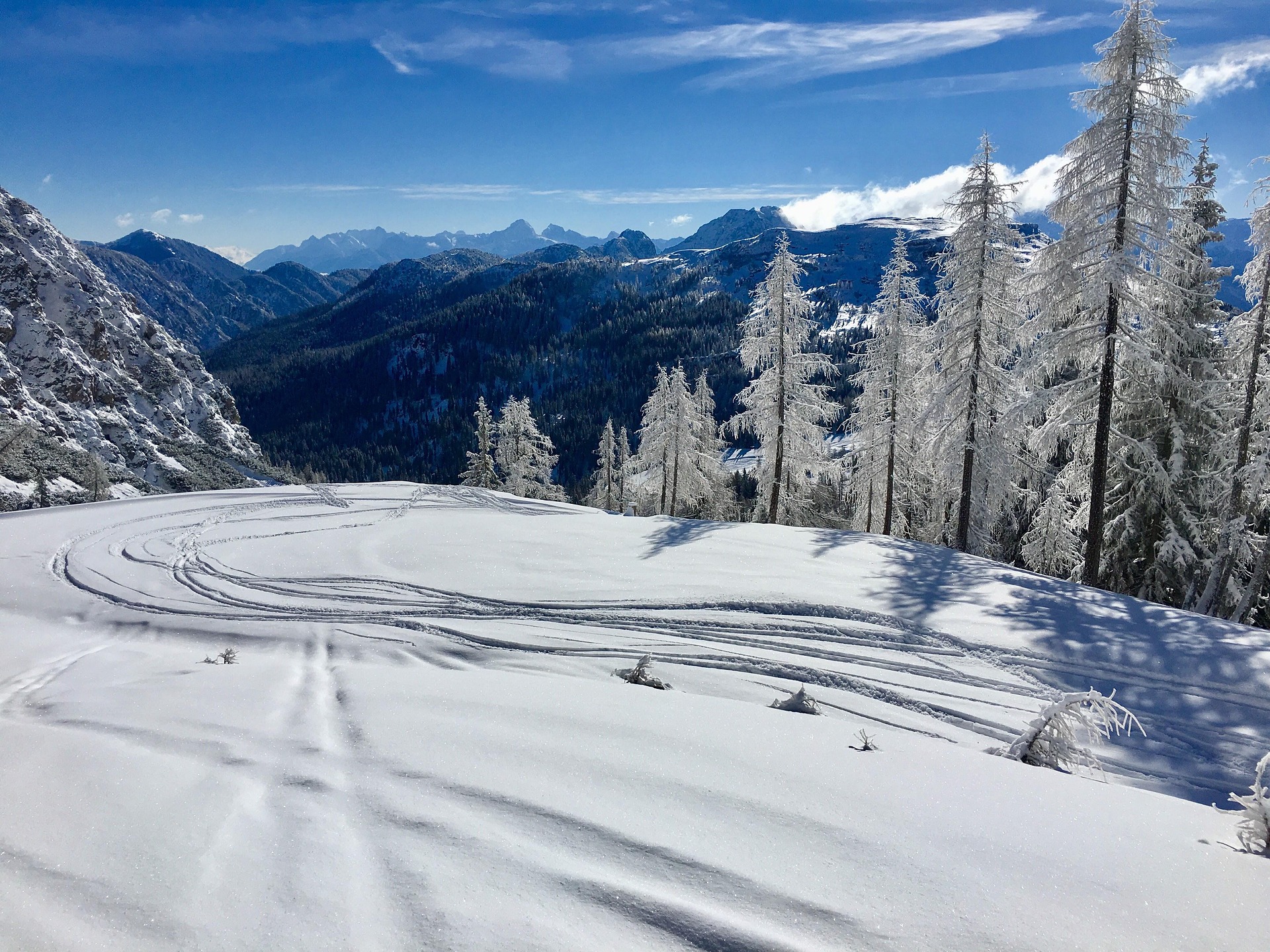 Cross-country skiing in the Gail Valley